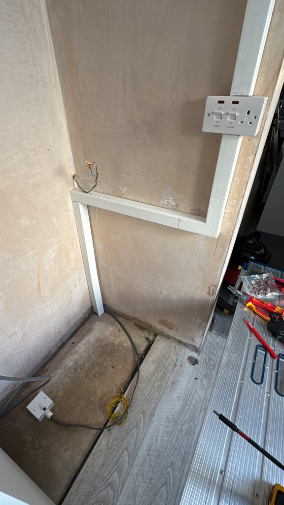 Re-installing the hob and cooker feed