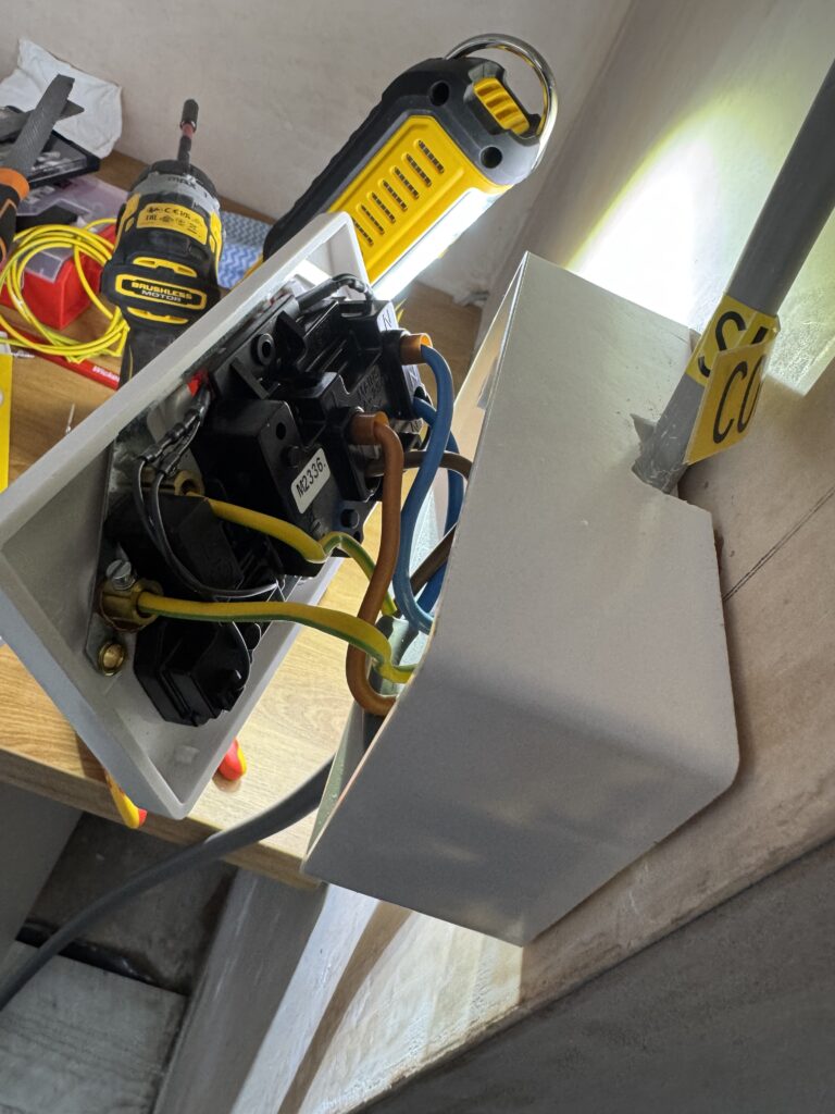 Re-installing the hob and cooker feed